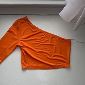 One sleeve crop top